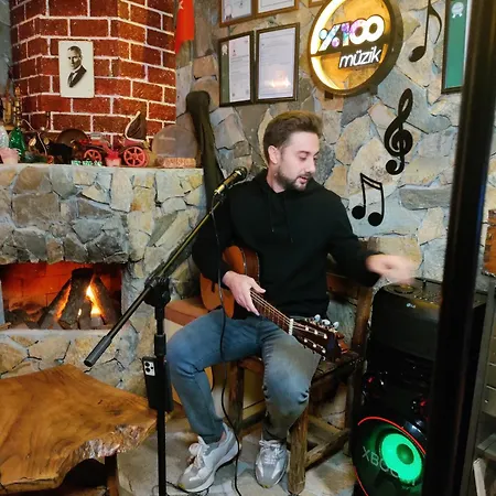 Ida Tahtalikoey Restorant Habitación en casa particular *