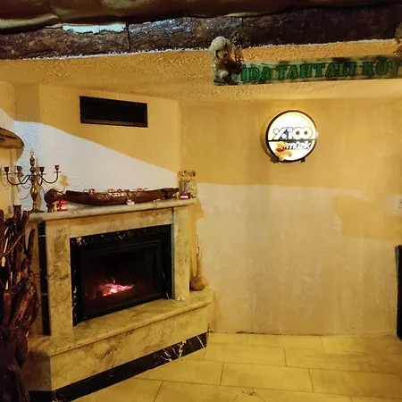 Ida Tahtalikoey Restorant בית אירוח אדרמיט