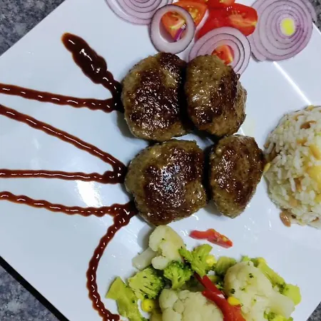 Ida Tahtalikoey Restorant בית אירוח *