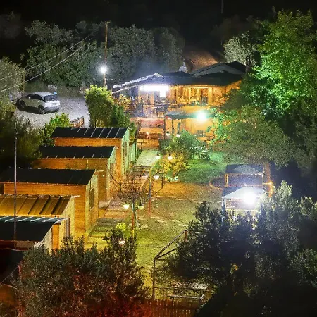 Ida Tahtalikoey Restorant Homestay *