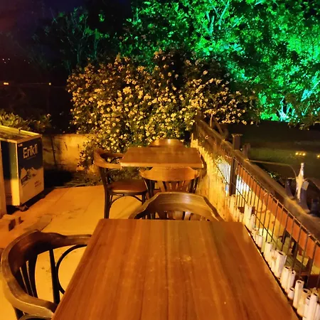 Ida Tahtalikoey Restorant Habitación en casa particular *